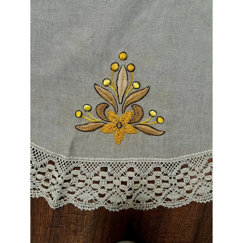 Vintage Circular Table Cover Harvest Yellow Embroidered Floral Crochet Lace Trim